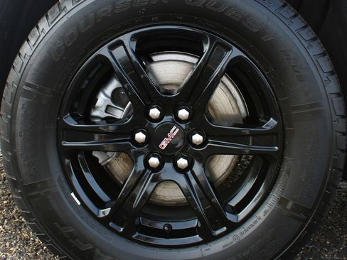 Used 2023 GMC Acadia AT4 w/ Technology Package image 11