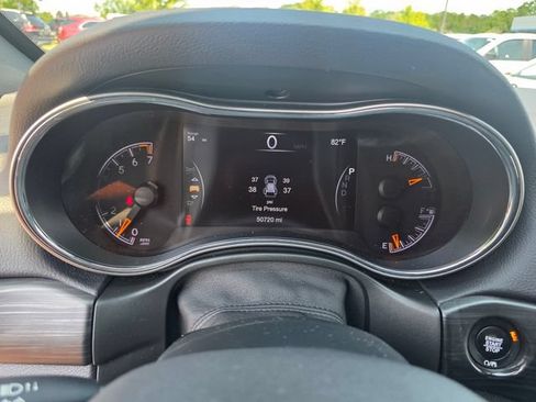 Used 2022 Jeep Grand Cherokee Laredo X AWD/4WD image 24
