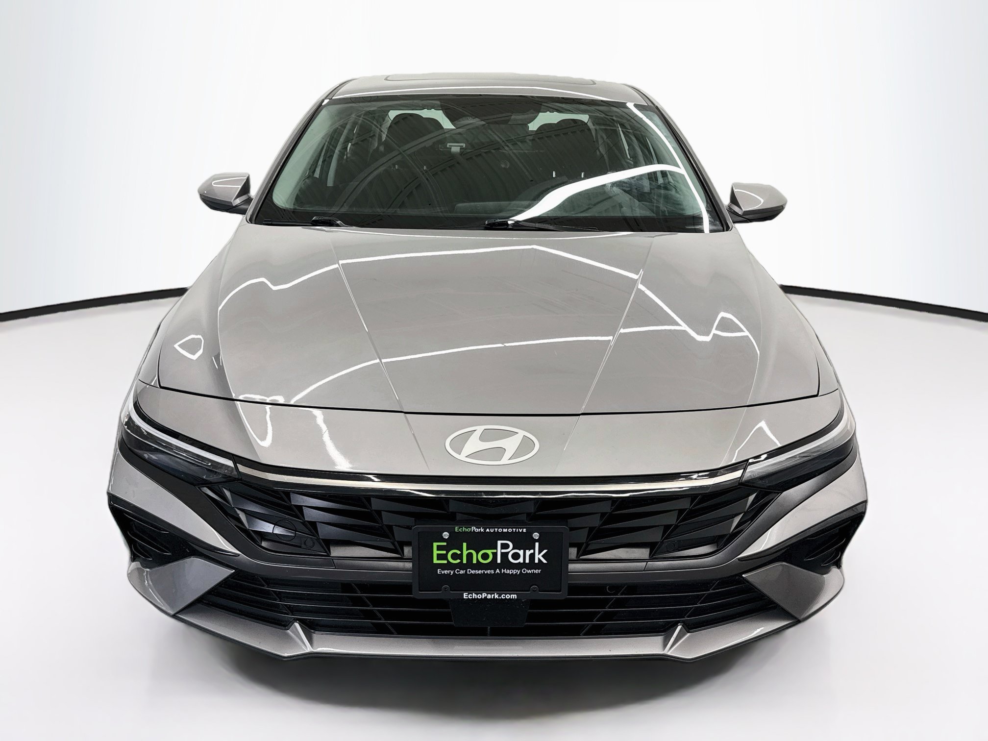 Used 2025 Hyundai Elantra SEL FWD image 2