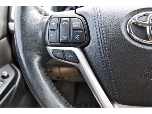 Used 2018 Toyota Highlander Limited Platinum AWD/4WD image 15