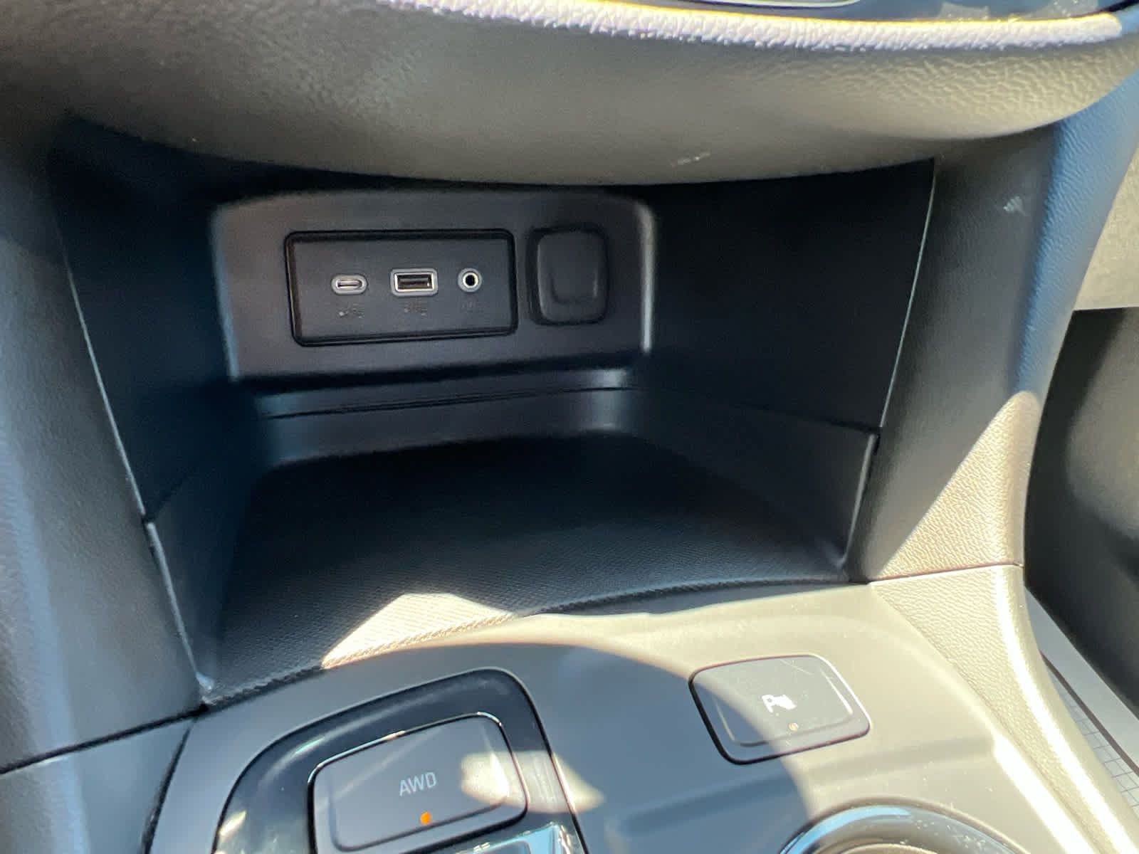 Used 2023 Chevrolet Equinox RS AWD/4WD image 21