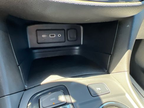 Used 2023 Chevrolet Equinox RS AWD/4WD image 21