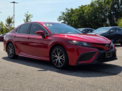 Used 2023 Toyota Camry SE FWD image 7