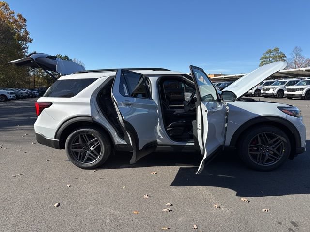 Used 2026 Ford Explorer ST w/ Sun And Sound Package AWD/4WD image 28