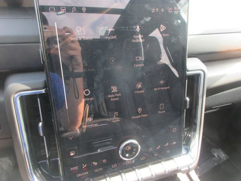 New 2026 GMC Yukon Denali w/ Sun & Power Step Package AWD/4WD image 19