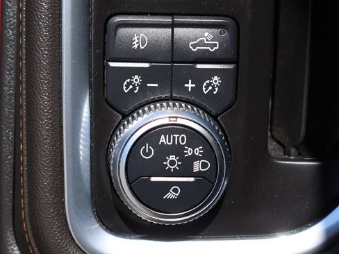 Used 2022 GMC Sierra 2500 AT4 w/ AT4 Premium Plus Package AWD/4WD image 25