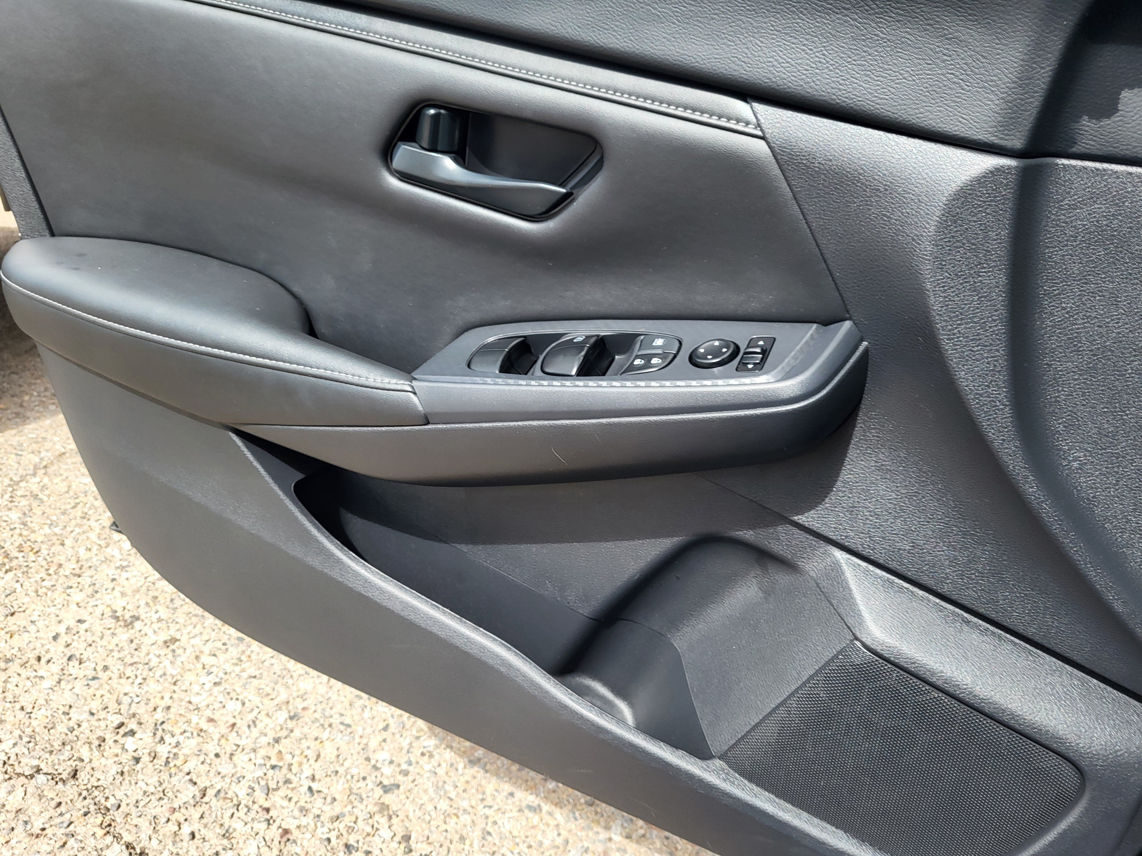 Certified 2025 Nissan Sentra S FWD image 23