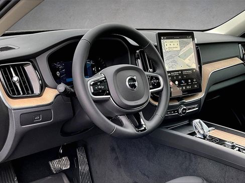 New 2026 Volvo XC60 B5 Core w/ Protection Package Premier image 7
