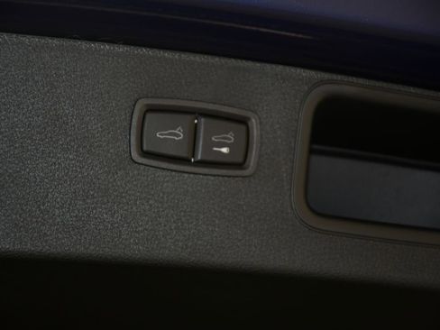 New 2026 Porsche Macan AWD/4WD image 21