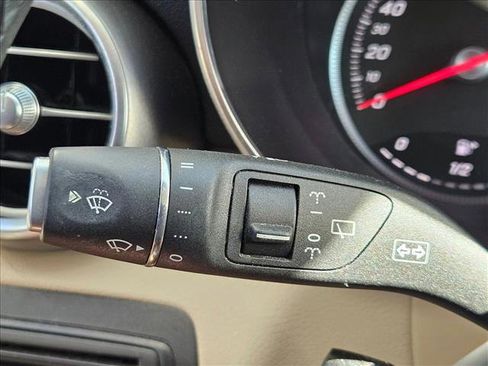 Used 2018 Mercedes-Benz GLC 300 4MATIC image 7