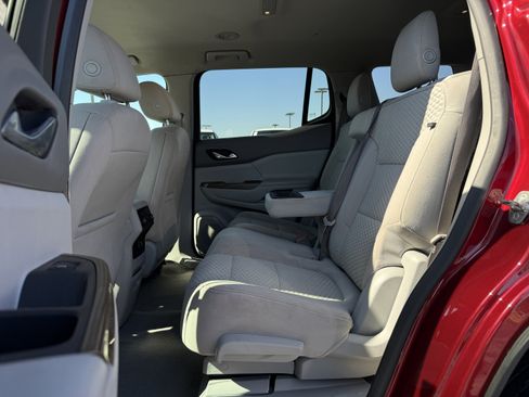 Used 2019 GMC Acadia SLE image 34