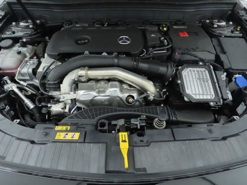 Certified 2025 Mercedes-Benz GLB 250 4MATIC image 29