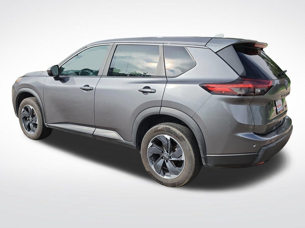 Used 2024 Nissan Rogue SV AWD/4WD image 3