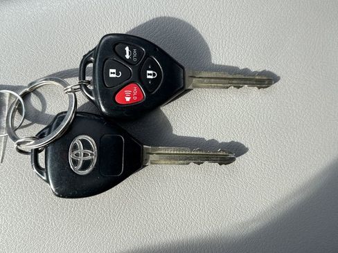 Used 2008 Toyota Camry LE image 29