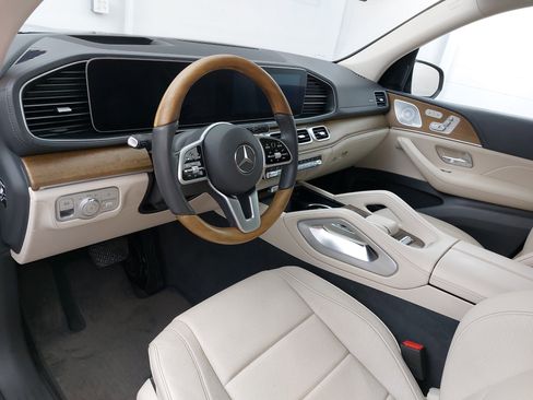 Used 2020 Mercedes-Benz GLS 450 4MATIC image 4