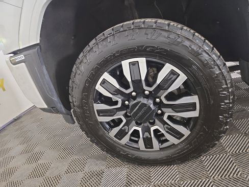 Used 2024 GMC Sierra 2500 Denali Ultimate image 30