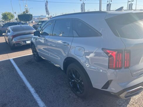 Certified 2023 Kia Sorento SX FWD image 13