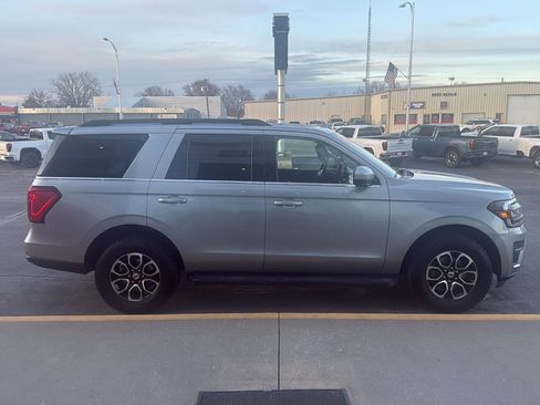 Used 2024 Ford Expedition XLT image 8