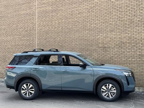 New 2026 Nissan Pathfinder SL image 5