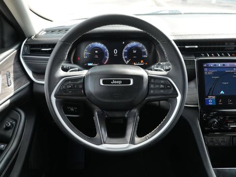 Used 2023 Jeep Grand Cherokee L Limited RWD image 23
