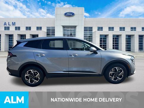 Used 2024 Kia Sportage LX image 4