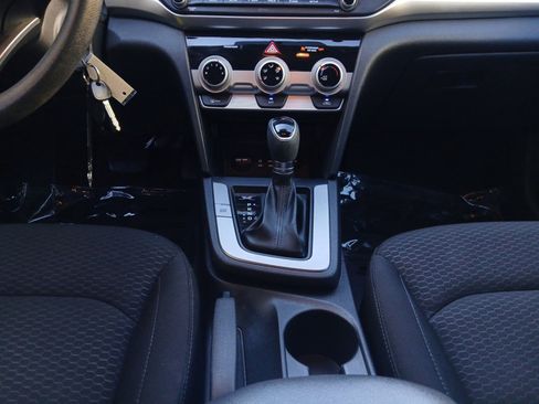 Used 2019 Hyundai Elantra SE w/ Cargo Package image 11