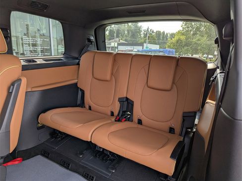 New 2025 Volkswagen ID. Buzz Pro S Plus image 32