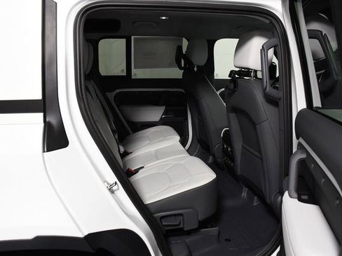 Used 2025 Land Rover Defender 110 S image 11