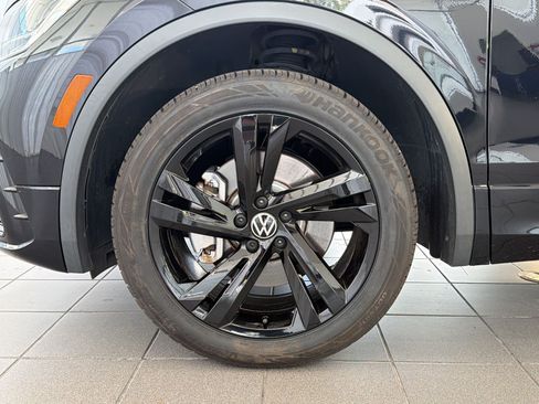 Used 2023 Volkswagen Tiguan SE R-Line FWD image 13
