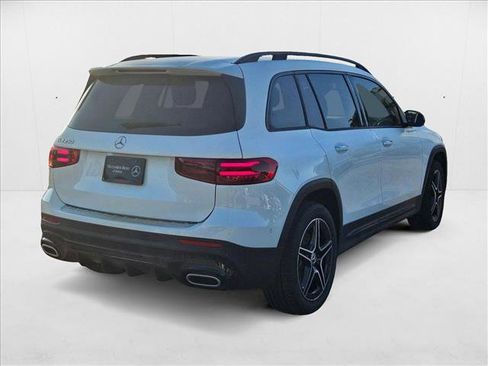 New 2025 Mercedes-Benz GLB 250 image 2