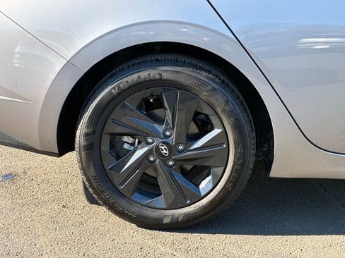 Used 2023 Hyundai Elantra SEL w/ Cargo Package image 43