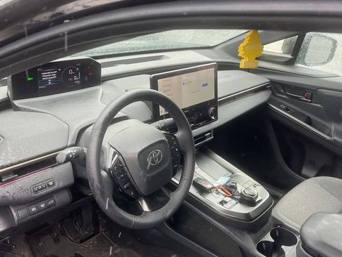 Used 2026 Toyota bZ AWD/4WD image 31