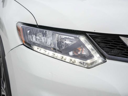 Used 2016 Nissan Rogue S FWD image 4