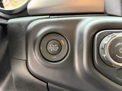 Used 2018 Jeep Wrangler Unlimited Sport S AWD/4WD image 24