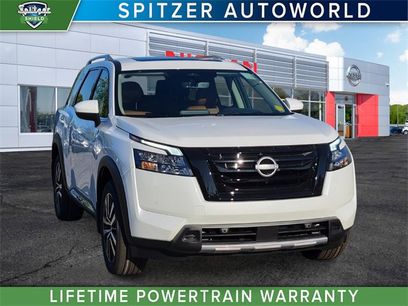 New 2025 Nissan Pathfinder Platinum w/ Black Appearance Package