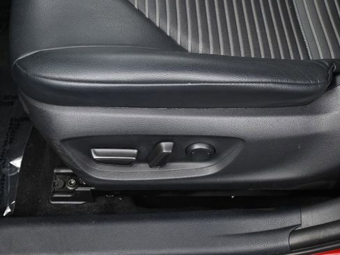 Used 2021 Toyota Camry SE FWD image 15