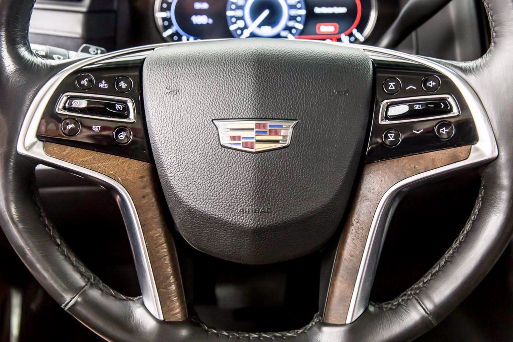 Used 2019 Cadillac Escalade Premium Luxury RWD image 26