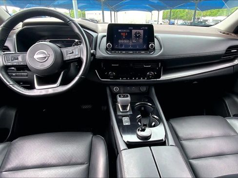 Used 2023 Nissan Rogue SV w/ SV Premium Package AWD/4WD image 16