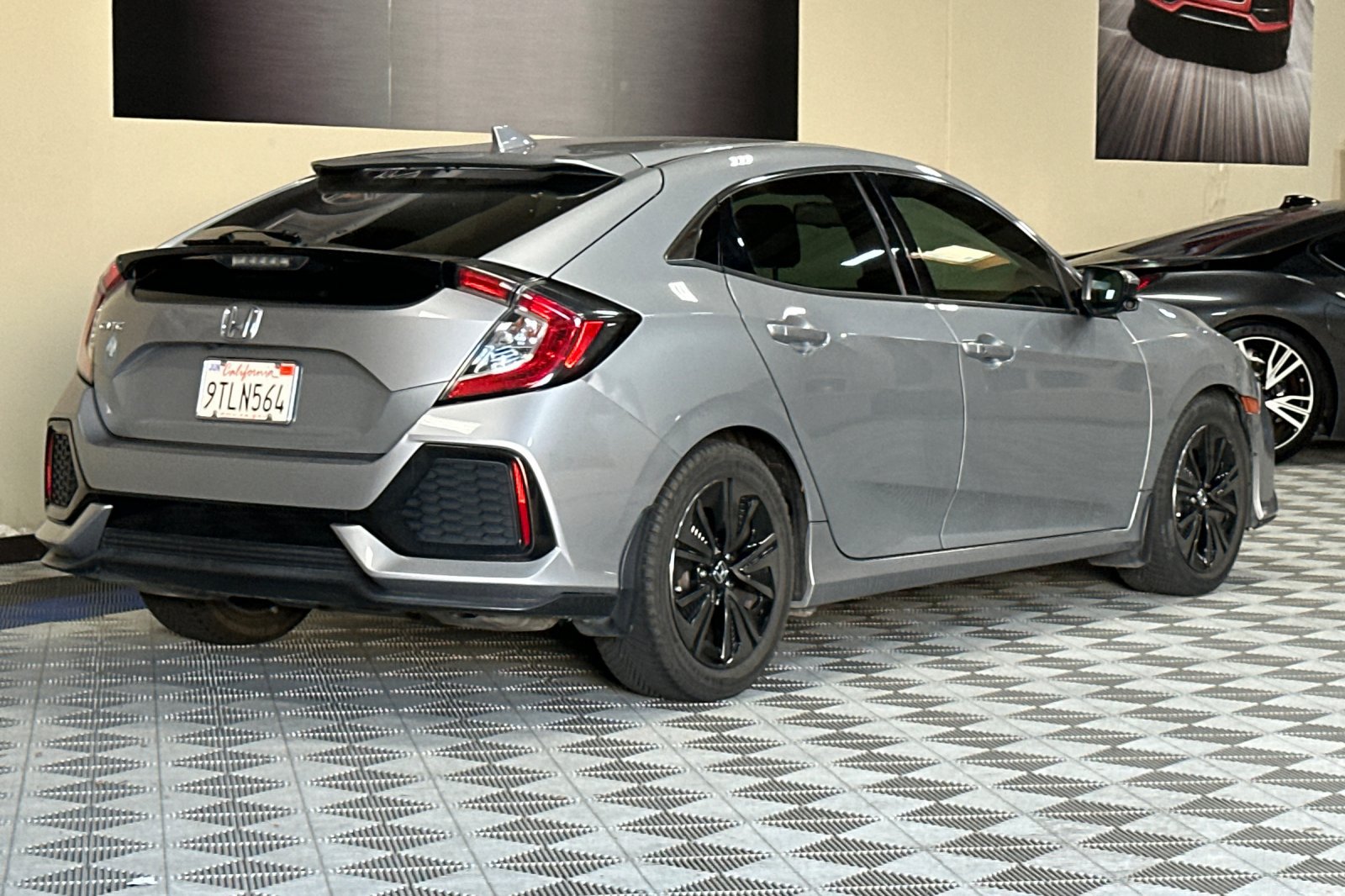 Used 2017 Honda Civic EX-L image 4