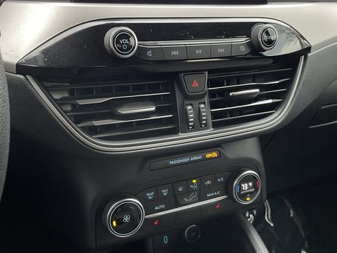 Used 2020 Ford Escape SE image 20