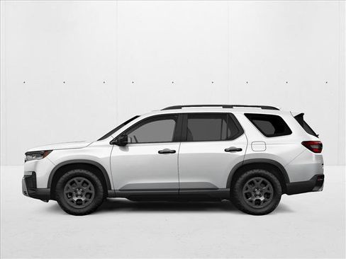 New 2026 Honda Pilot TrailSport image 2