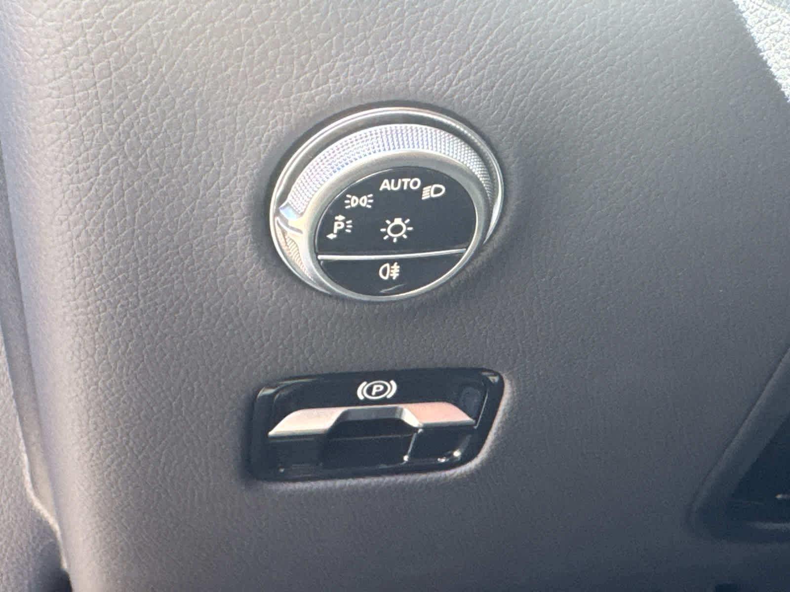 Used 2026 Mercedes-Benz GLC 300 image 10