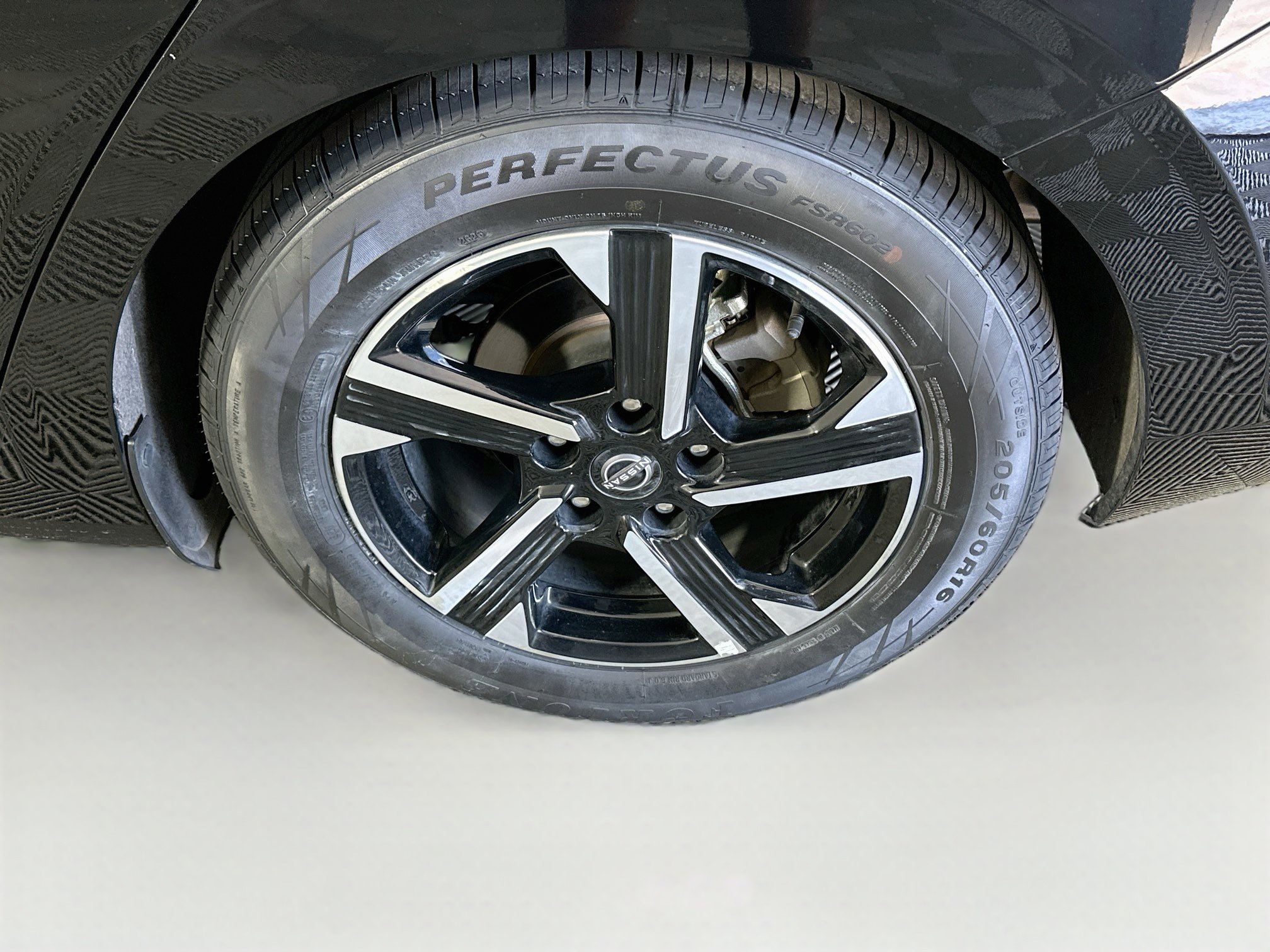 Used 2025 Nissan Sentra SV FWD image 11