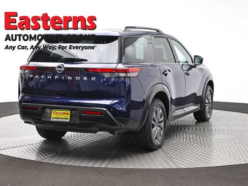 Used 2025 Nissan Pathfinder SV FWD image 5