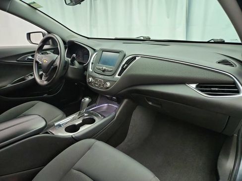 Used 2017 Chevrolet Malibu LT FWD image 20
