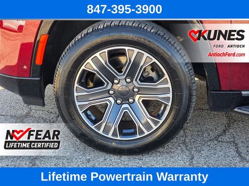 Used 2024 Jeep Wagoneer L Series II w/ Flexible Seating Group image 12