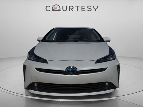 Used 2022 Toyota Prius Limited w/ Premium Convenience Package image 9