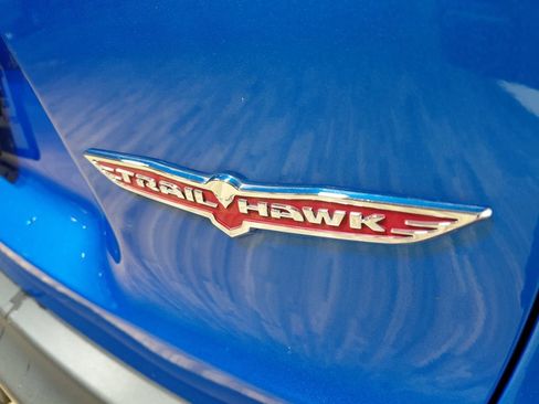 Used 2022 Jeep Cherokee Trailhawk w/ Sound & Nav Group AWD/4WD image 25