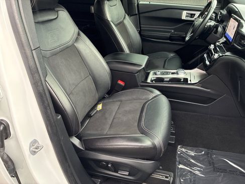 Used 2022 Ford Explorer ST w/ ST Street Pack image 18