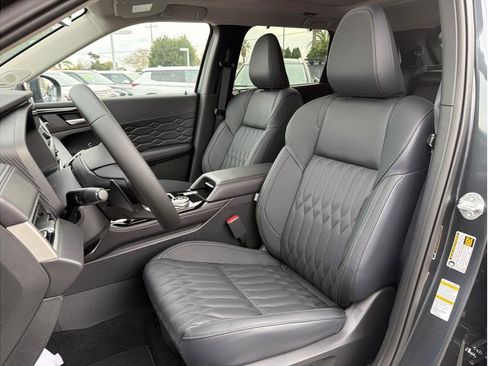 Used 2025 Mitsubishi Outlander SEL image 18